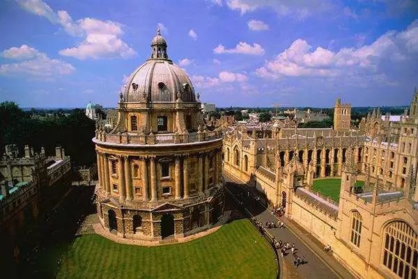 底蕴深厚的英国“红砖大学”，对A-Level成绩要求有多高？