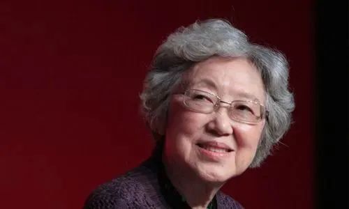 学者资中筠：学好中文绝不是与外文相对立