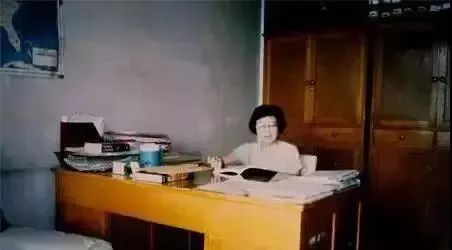 学者资中筠：学好中文绝不是与外文相对立