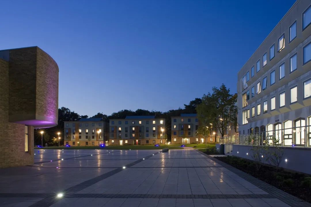UK名校篇 | 兰卡斯特大学 实力与颜值并存！