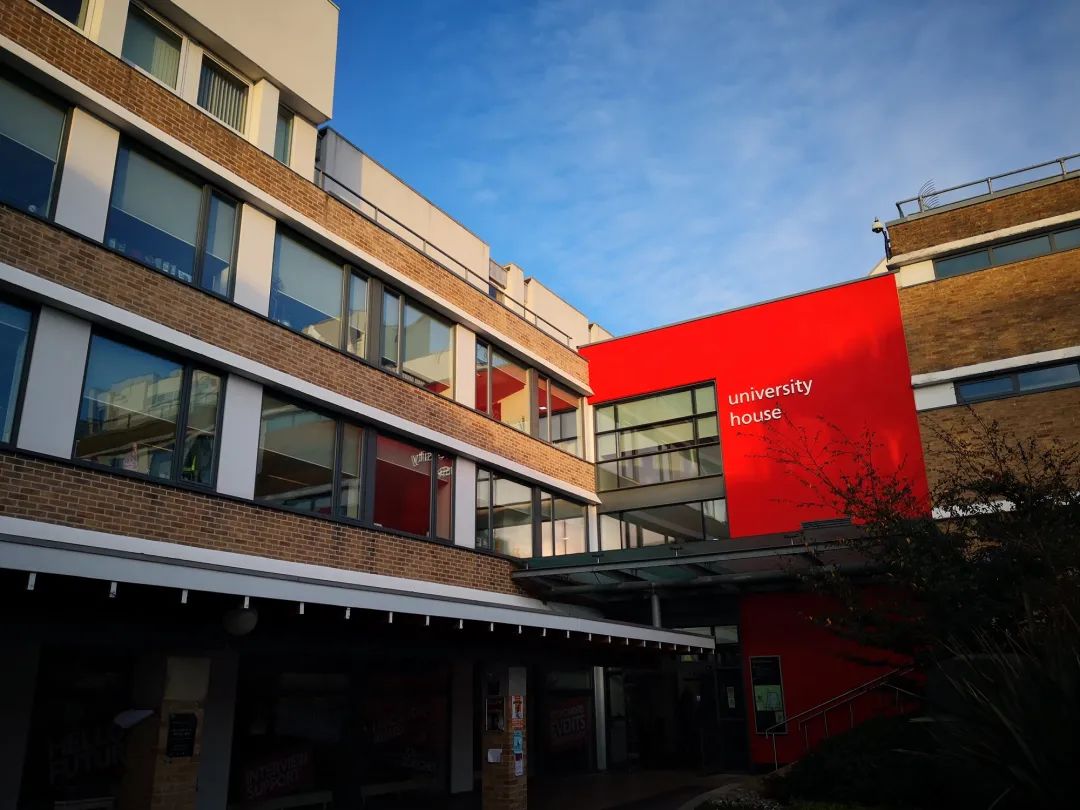 UK名校篇 | 兰卡斯特大学 实力与颜值并存！