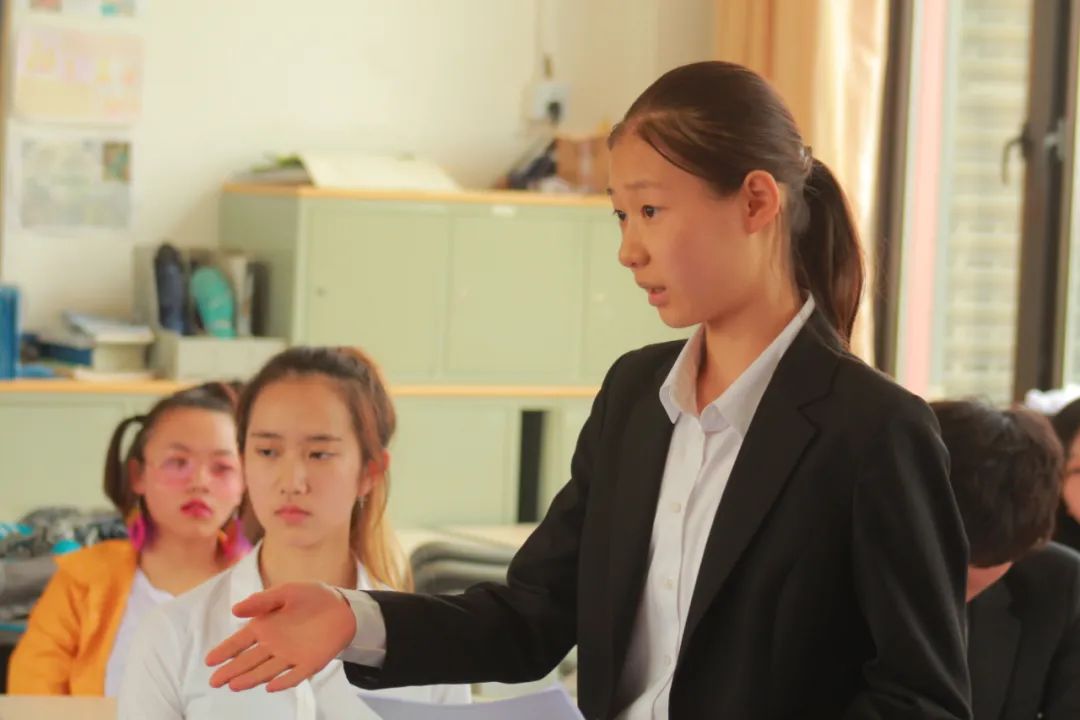 牛津大学到底在找什么样的“牛娃”？这两个热爱辩论的女孩告诉你答案！