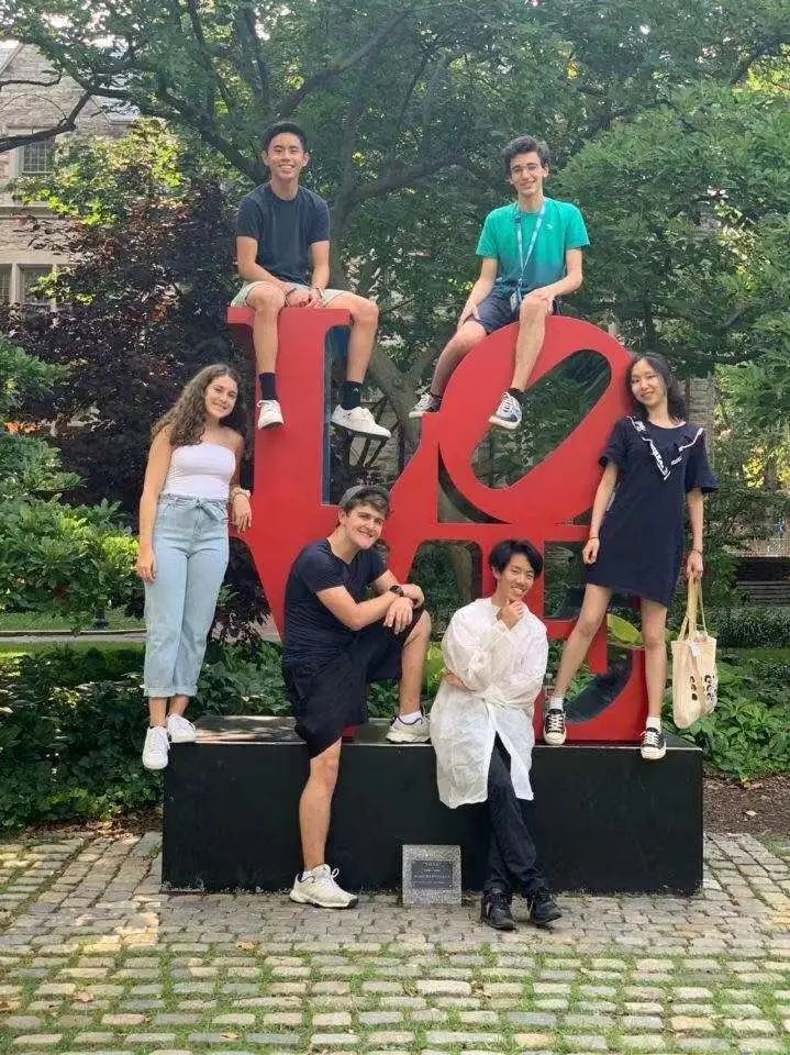 牛津大学到底在找什么样的“牛娃”？这两个热爱辩论的女孩告诉你答案！