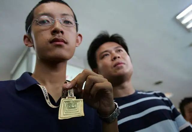 11年前，放弃麻省理工一年7万刀奖学金选择出家的北大才子，后来怎么样了？